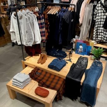 Bild der Dankstelle Levi’s