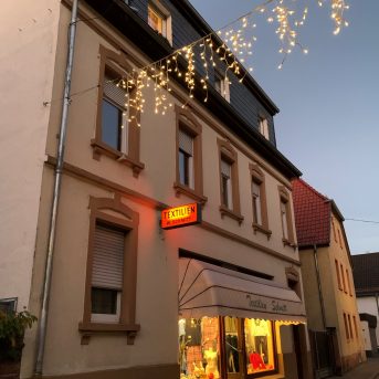 Bild der Dankstelle Textilien Schmitt