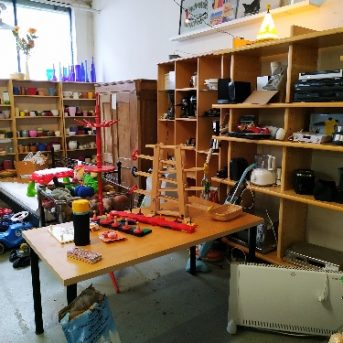 Bild der Dankstelle bric & brac Secondhandgeschäft