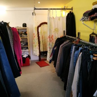 Bild der Dankstelle bric & brac Secondhandgeschäft