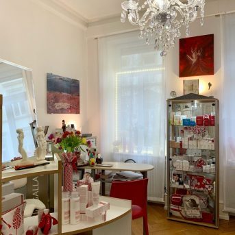 Bild der Dankstelle Kosmetik Institut, C’est Ça, Margit Rahm