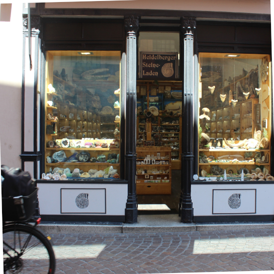 10_Schmuck-Tour_Steine-Laden_2